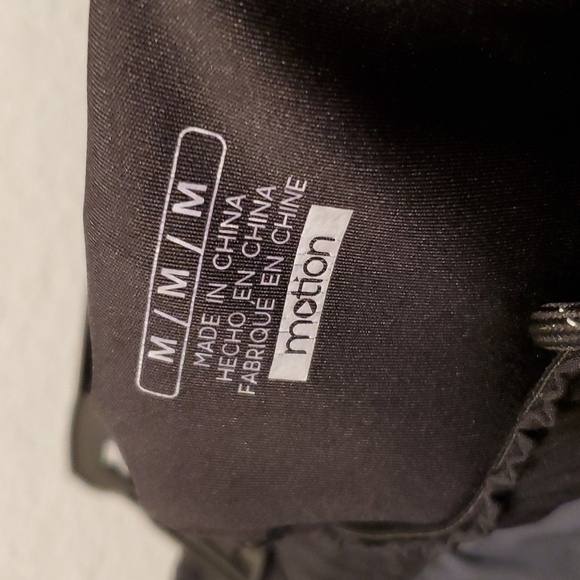 108◼️ MOTION RUNNING SHORTS - Picture 4 of 8